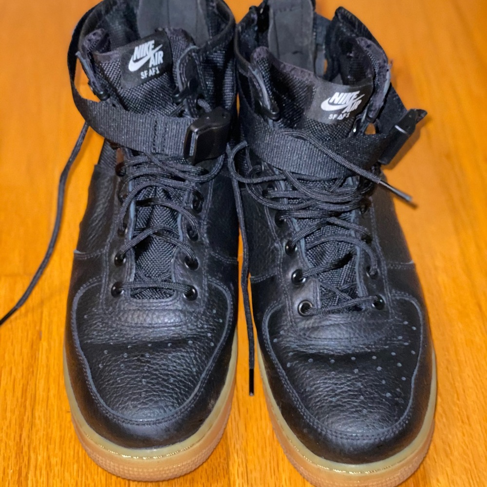 Nike SF Air Force 1 Mid "Black Gum" (917753-003)
